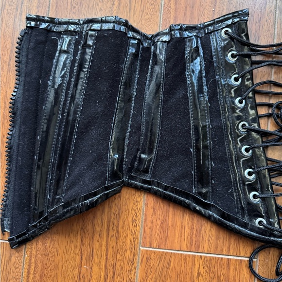 Black Patent Faux Leather Zip Corset sz Small - Picture 8 of 11